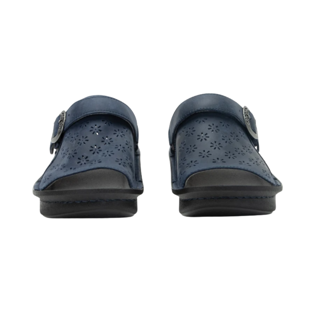 Alegria Women’s Klover Sandal in Oiled Navy front view highlighting the leather toe strap, open-toe design, adjustable buckle detail, and supportive forefoot coverage designed to provide comfort while allowing breathability and natural movement.