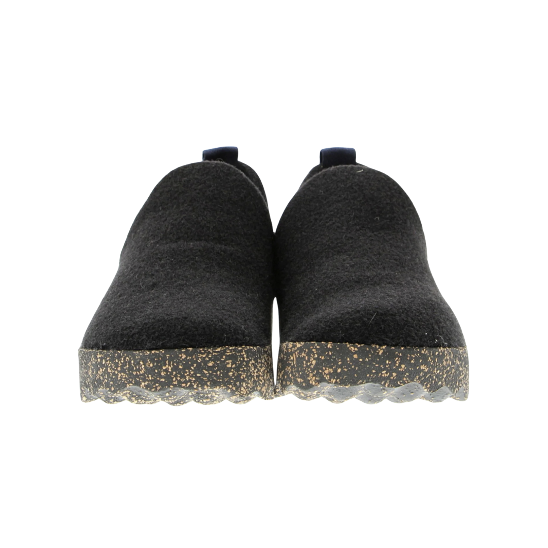 Front view of the Asportuguesas Unisex City Slip-On Shoe in Black Tweed, emphasizing the rounded toe, breathable wool blend upper, and minimalist, modern aesthetic.