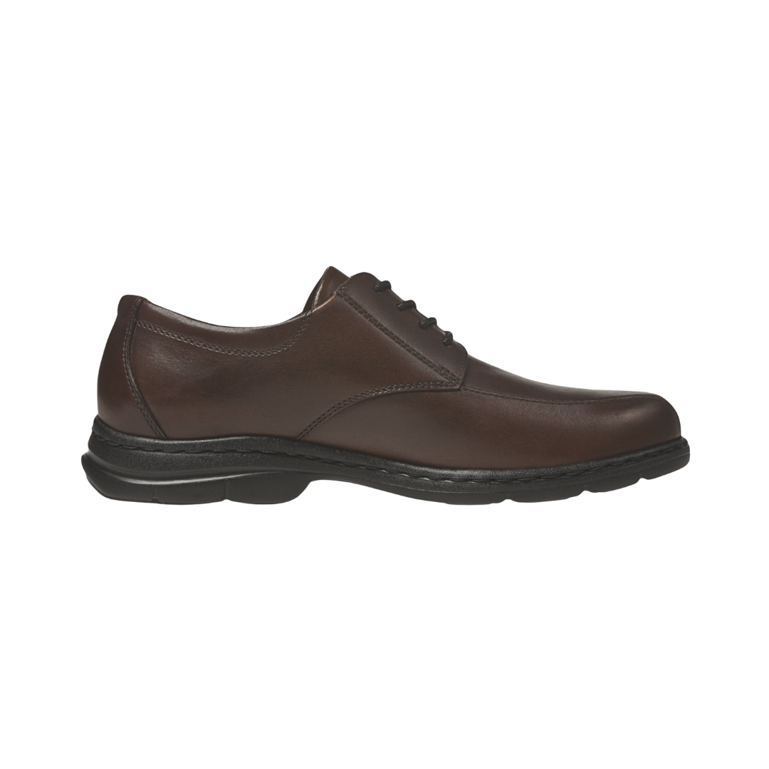 Dunham Men’s Bryce Oxford in Brown featuring a full-grain leather upper, classic casual lace-up silhouette, Stability R-Bar® technology, removable EVA and memory foam footbed, nylon shank, EVA midsole, and lightweight non-marking rubber outsole built for supportive all-day comfort and everyday versatility.