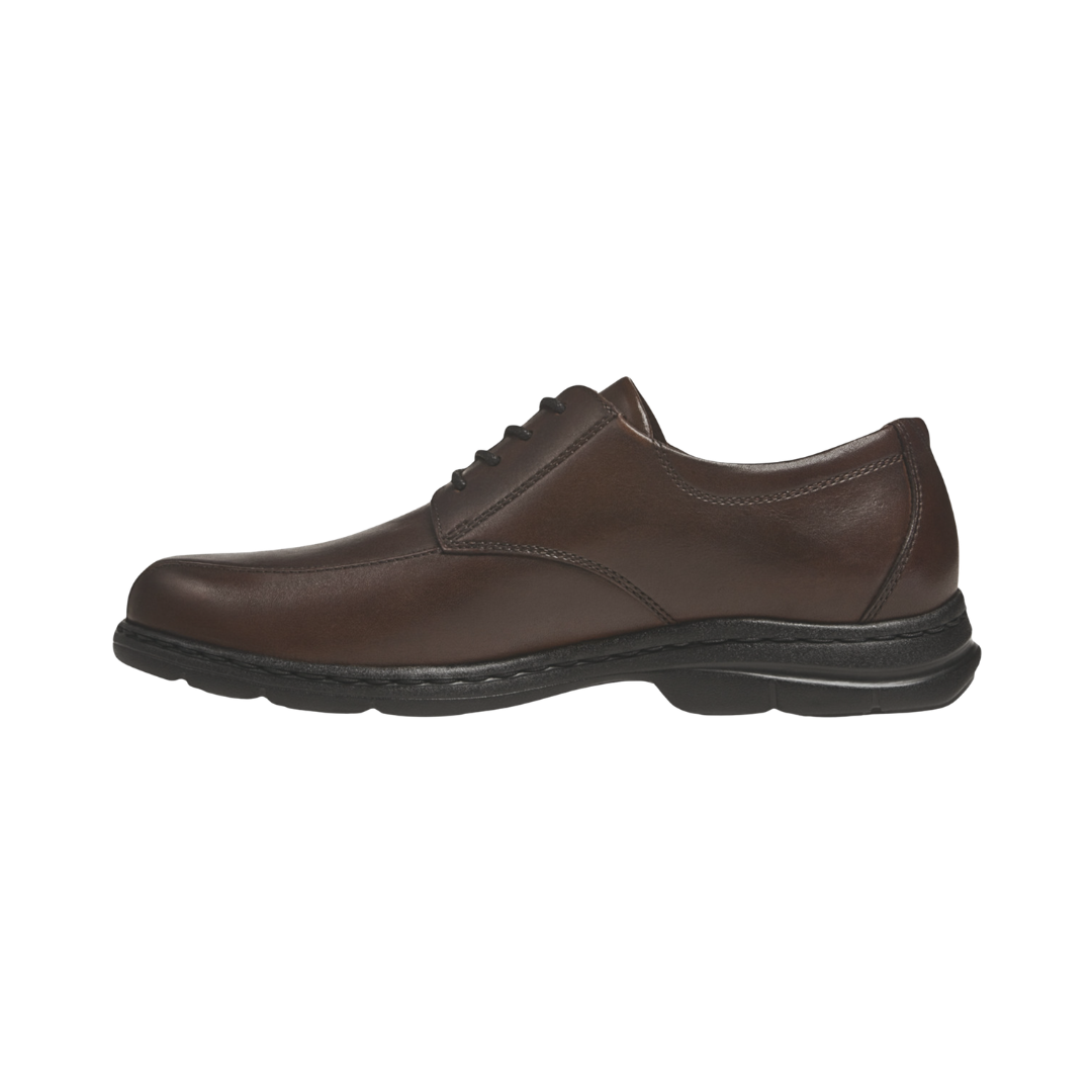 Dunham Men’s Bryce Oxford in Brown featuring a full-grain leather upper, classic casual lace-up silhouette, Stability R-Bar® technology, removable EVA and memory foam footbed, nylon shank, EVA midsole, and lightweight non-marking rubber outsole built for supportive all-day comfort and everyday versatility.