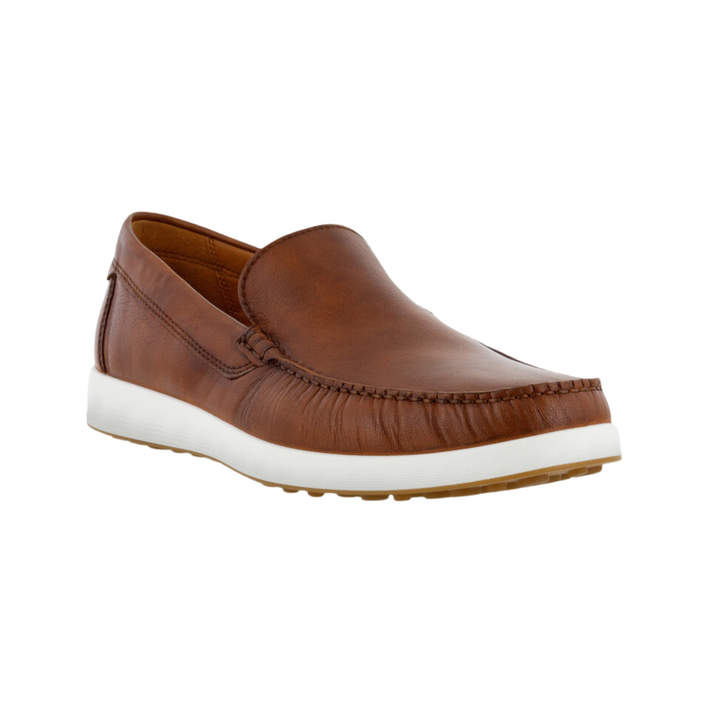 ECCO S Lite Moccasin Slip-On in Cognac featuring a premium leather upper, classic moc-toe stitching, FLUIDFORM™ Direct Comfort Technology, ultra-light PU outsole, soft textile lining, slip-on construction, and removable orthotic-friendly inlay designed for lightweight support and everyday comfort.