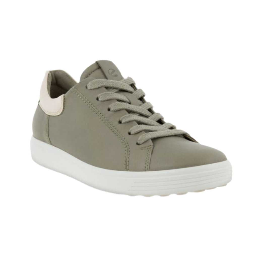 ECCO Women’s Soft 7 Street Sneaker in Vetiver/Limestone featuring a premium full-grain yak leather upper, textile and leather lining, FLUIDFORM™ Direct Comfort Technology, lightweight sole, textile laces, and removable leather-covered insole designed for comfortable everyday walking and versatile casual style.