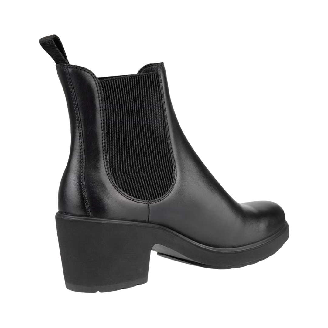 Back heel view of the ECCO Women’s Metropole Zürich Chelsea Boot in Black highlighting the supportive ankle-height construction, stretch elastic panels, cushioned FLUIDFORM™ sole, and durable rubber outsole designed to provide stability, flexibility, and comfortable movement.
