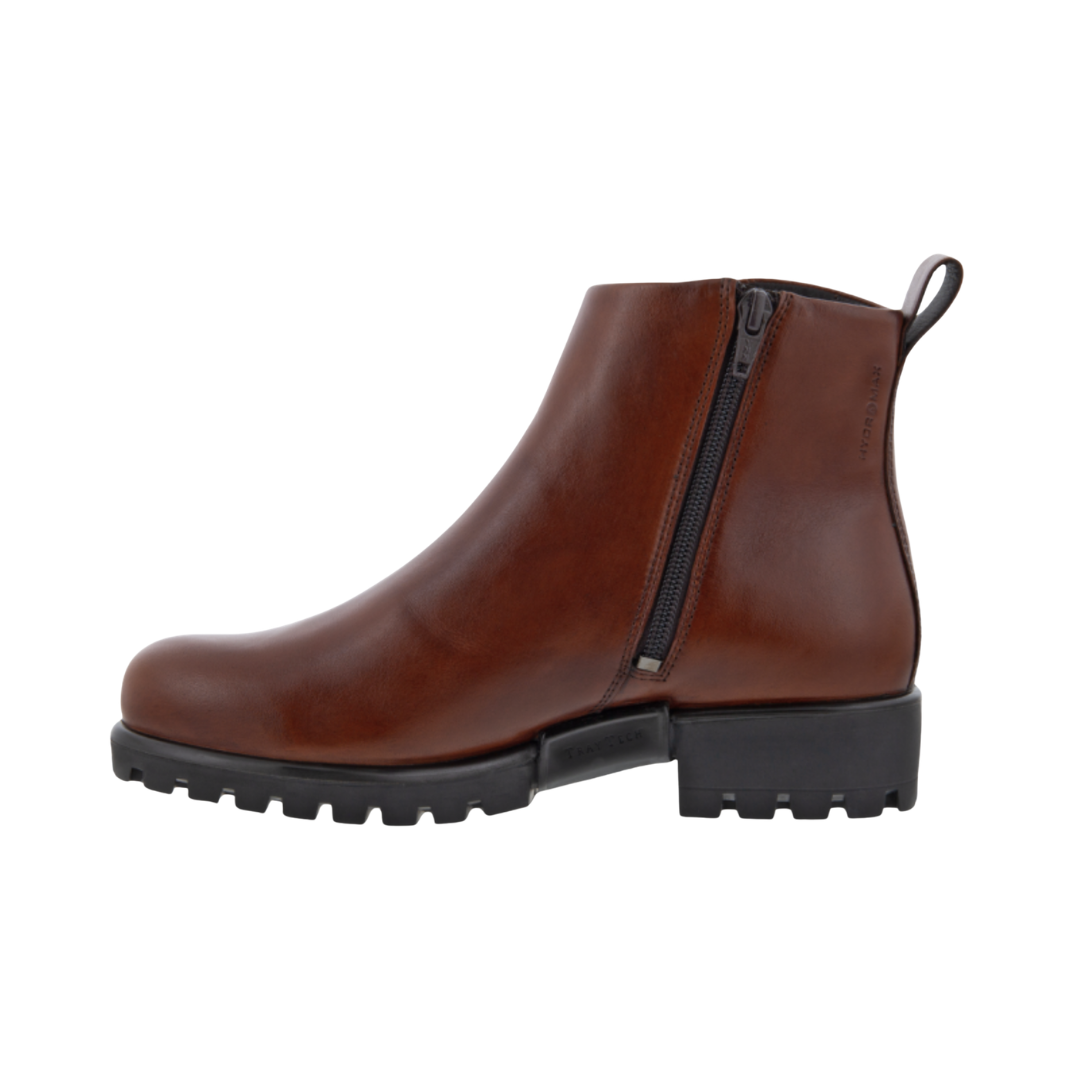 ECCO Women’s Modtray Ankle Boot in Cognac featuring a rich full-grain leather upper, side zip entry, FLUIDFORM™ Direct Comfort Technology, breathable textile lining, removable orthotic-friendly insole, and chunky lugged rubber outsole for modern style and supportive everyday comfort.