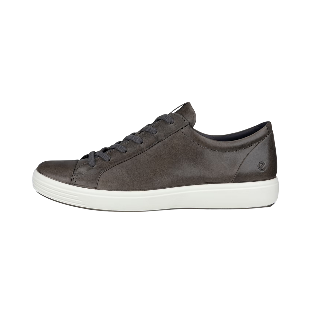 ECCO Soft 7 City Sneaker in Titanium featuring a premium full-grain leather upper, minimalist low-profile design, FLUIDFORM™ Direct Comfort Technology, breathable textile lining, removable anatomically shaped insole, and durable PU/TPU outsole designed for polished everyday style and supportive comfort.