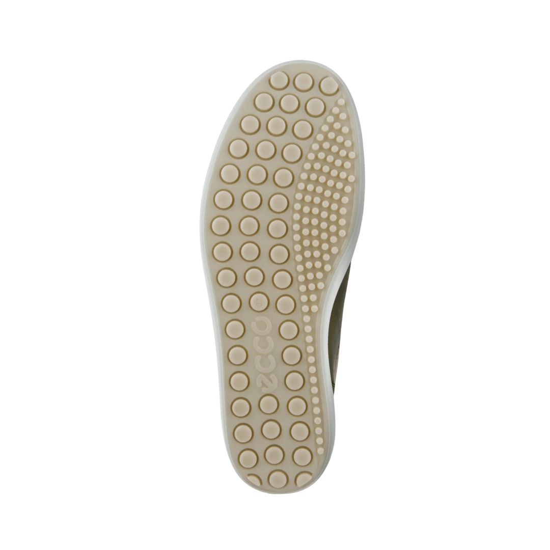 Bottom outsole view of the ECCO Women’s Soft 7 Street Sneaker in Vetiver/Limestone featuring the lightweight sole engineered to provide dependable traction, flexibility, and cushioning while FLUIDFORM™ Direct Comfort Technology helps provide shock absorption and supportive comfort for conditions such as plantar fasciitis, heel pain, arch discomfort, metatarsalgia, high arches, joint stress, and general foot fatigue.