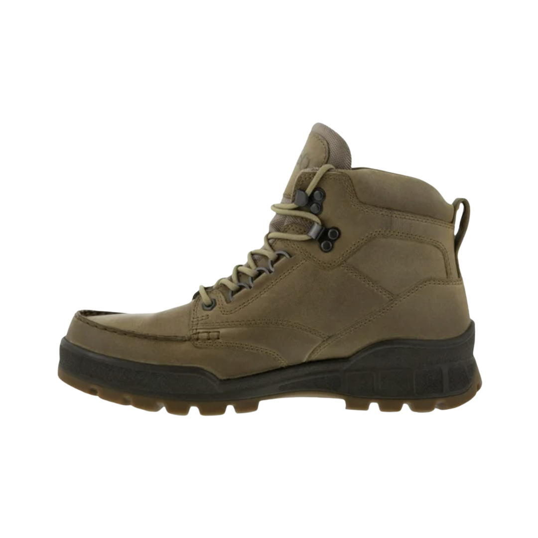 ECCO Track 25 Boot in Nutmeg Brown featuring a premium oiled leather upper, GORE-TEX® waterproof membrane, FLUIDFORM™ Direct Comfort Technology, padded collar and tongue, removable insole, and durable PU/TPU outsole designed for rugged performance and all-day comfort.