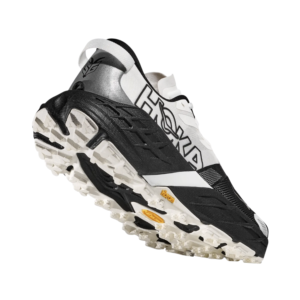 Men's Speedgoat 7 - Black/White *Special Ordered*