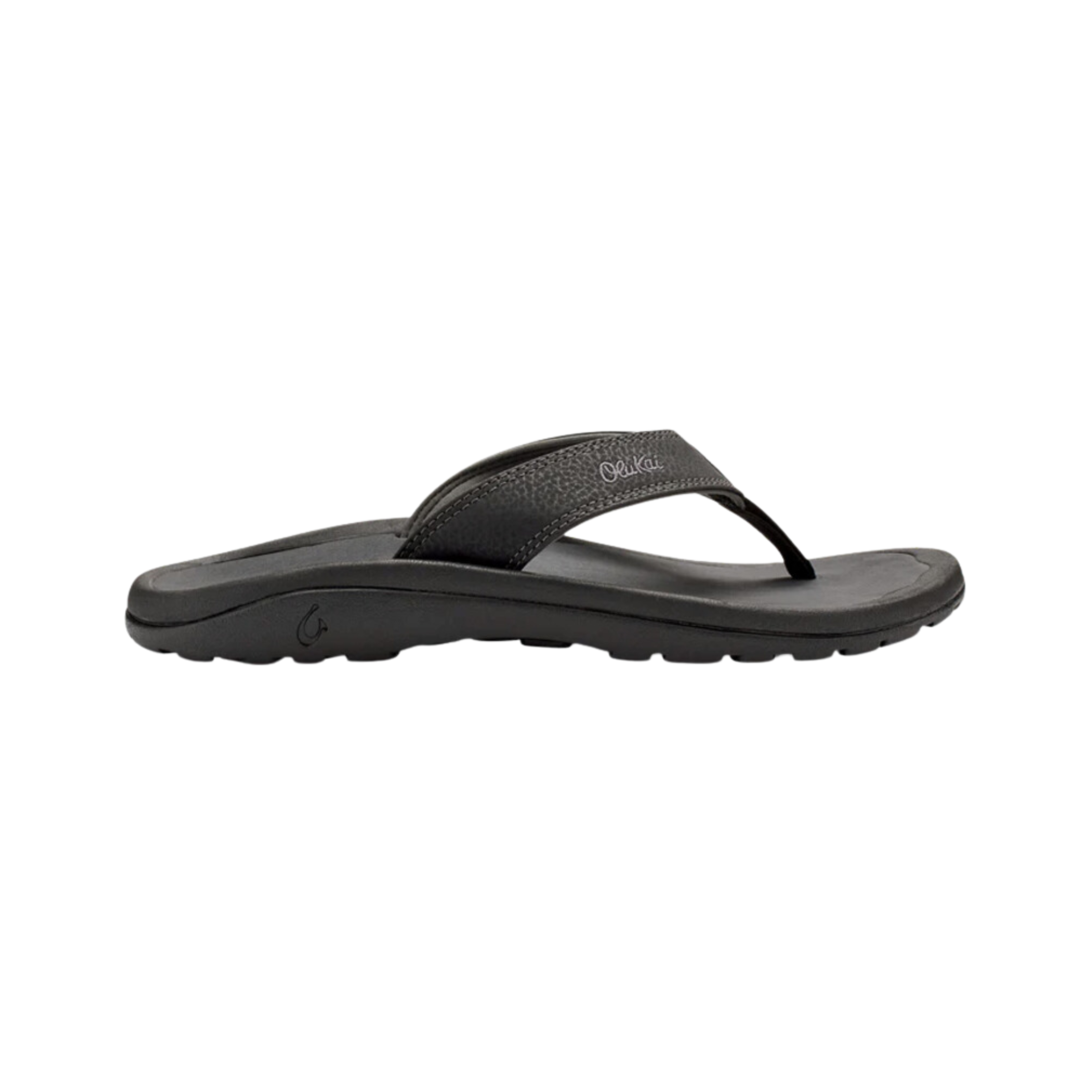 Side view of the Men’s Olukai ʻOhana in Black/Dark Shadow, highlighting the water-resistant synthetic straps, anatomical EVA midsole, and flexible lightweight design.