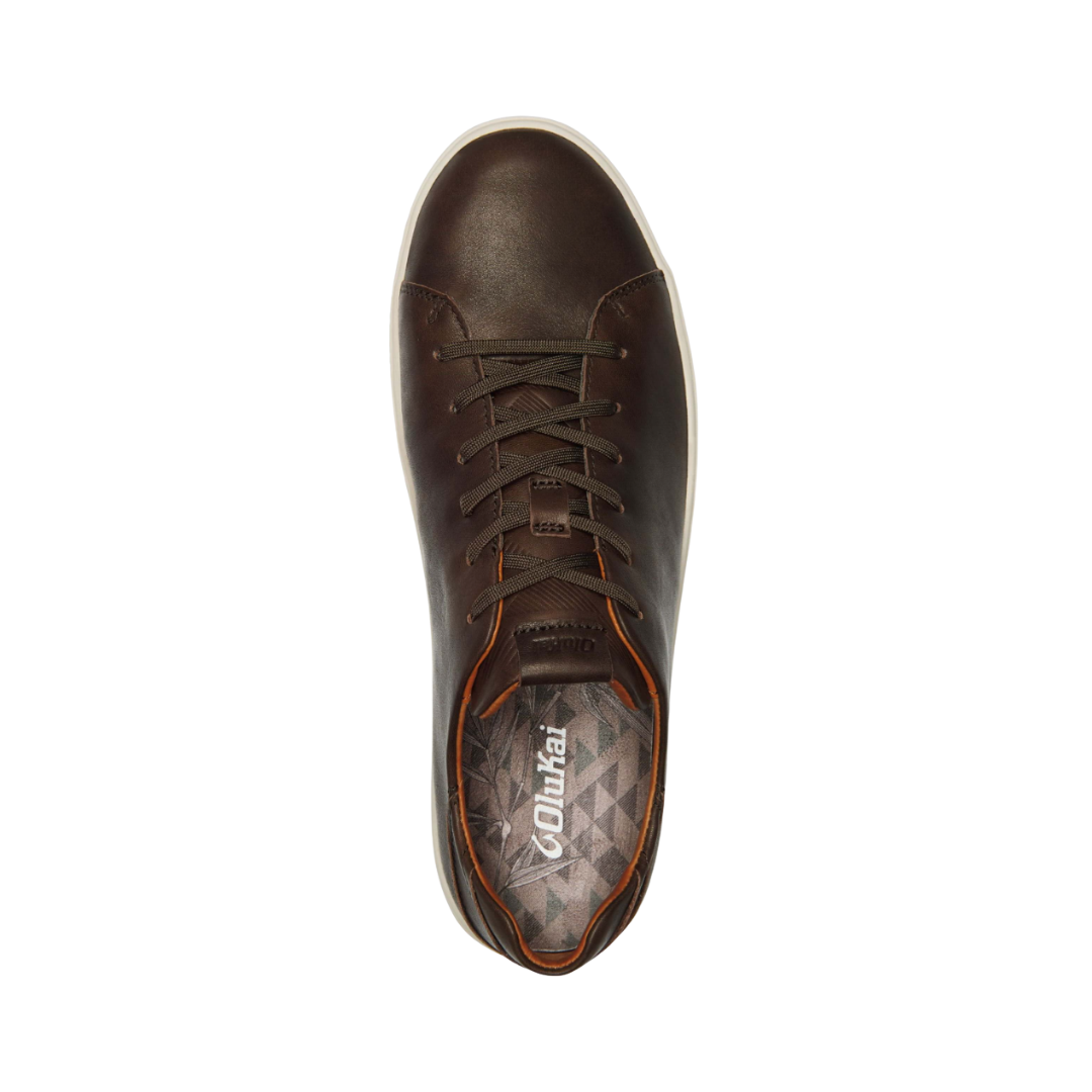 Top view of the Men’s Olukai Lae‘Ahi Li ‘Ili in Dark Wood, showcasing the dual-density PU footbed, microfiber lining, and overall lace-free, slip-on-ready design.