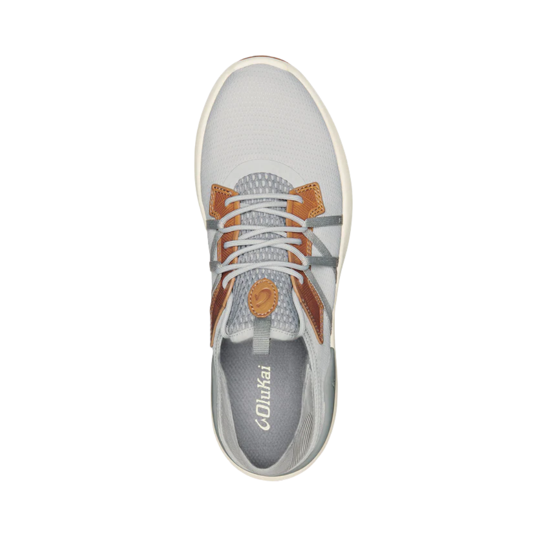 Top view of the Men’s Olukai Mio Li in Mist Grey/Poi, showcasing the anatomically contoured dual-density PU footbed, interior lining, and overall slip-on-ready design.
