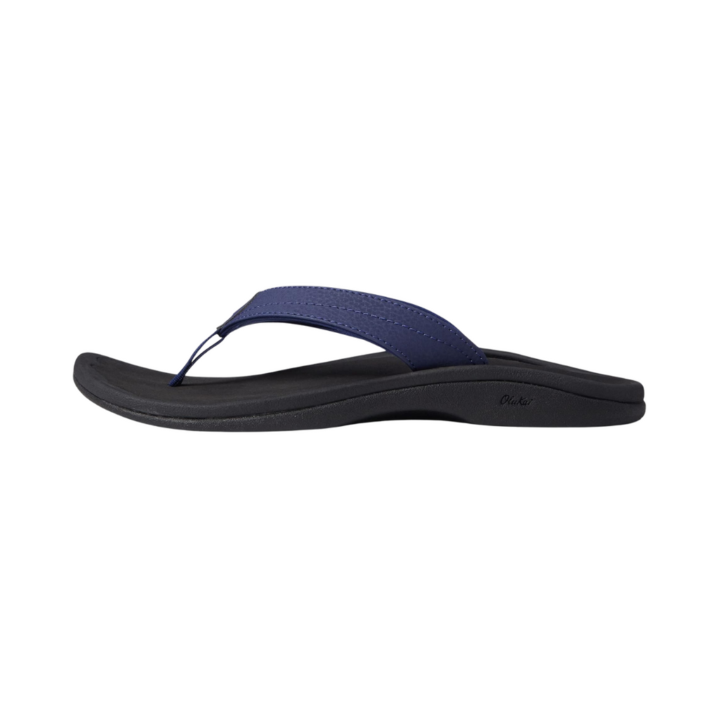 Side view of the Women’s Olukai ʻOhana in Pacifica/Black, highlighting the water-resistant synthetic straps, anatomical EVA midsole, and flexible lightweight design.
